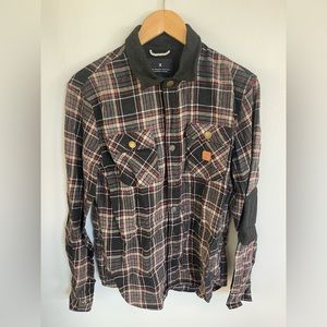 Roark plaid button up